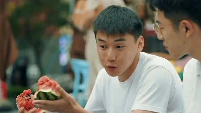 娱乐吃瓜女友分手,吃瓜女友分手，揭秘背后真相