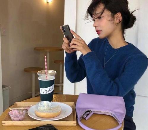 娱乐吃瓜视频背景怎么做